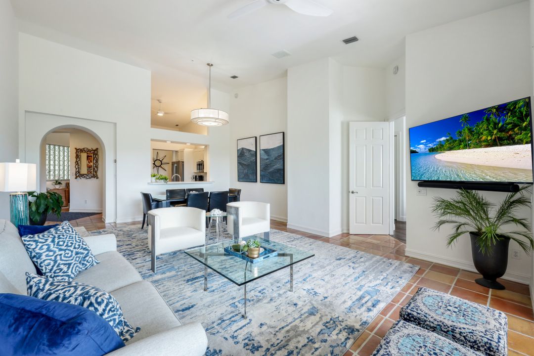 743 Bentwater Cir #203, Naples, FL 34108