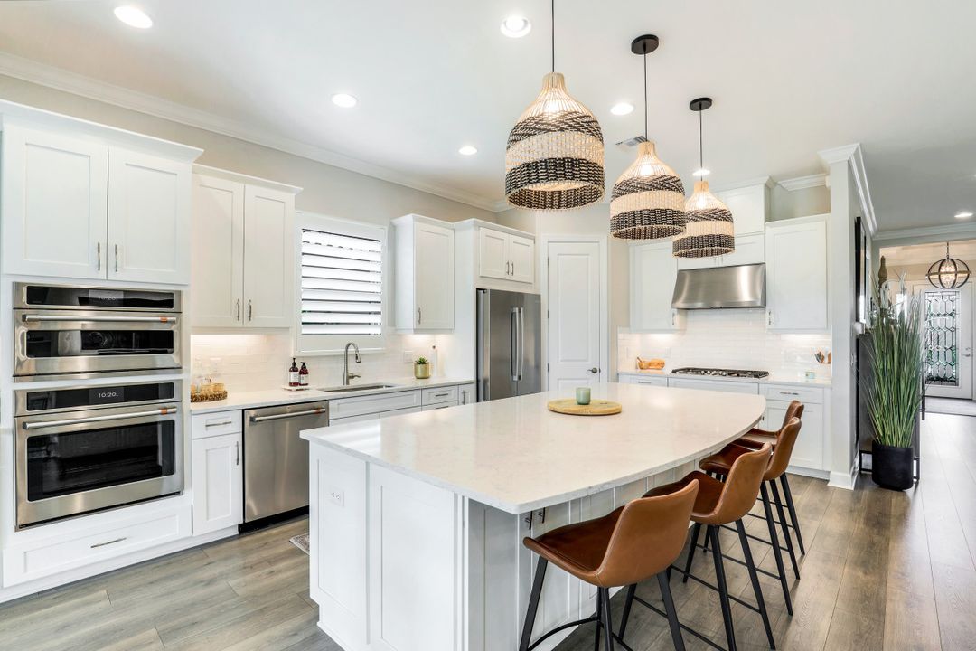 9496 Montelanico Loop, Naples, FL 34119