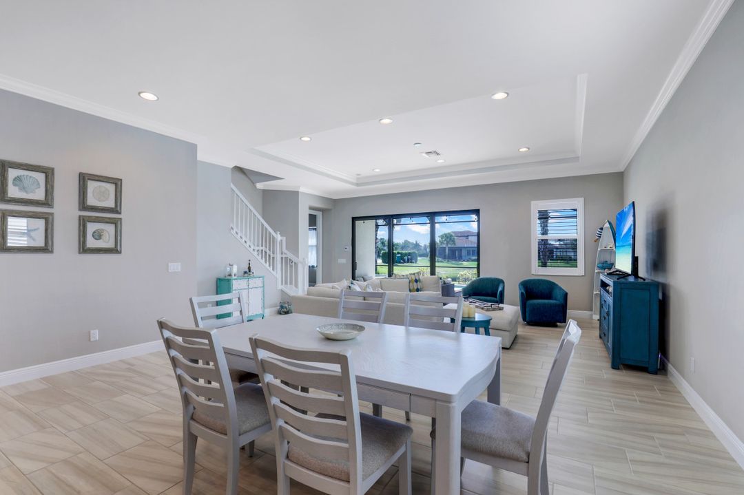 4714 Formosa Dr, Naples, FL 34119