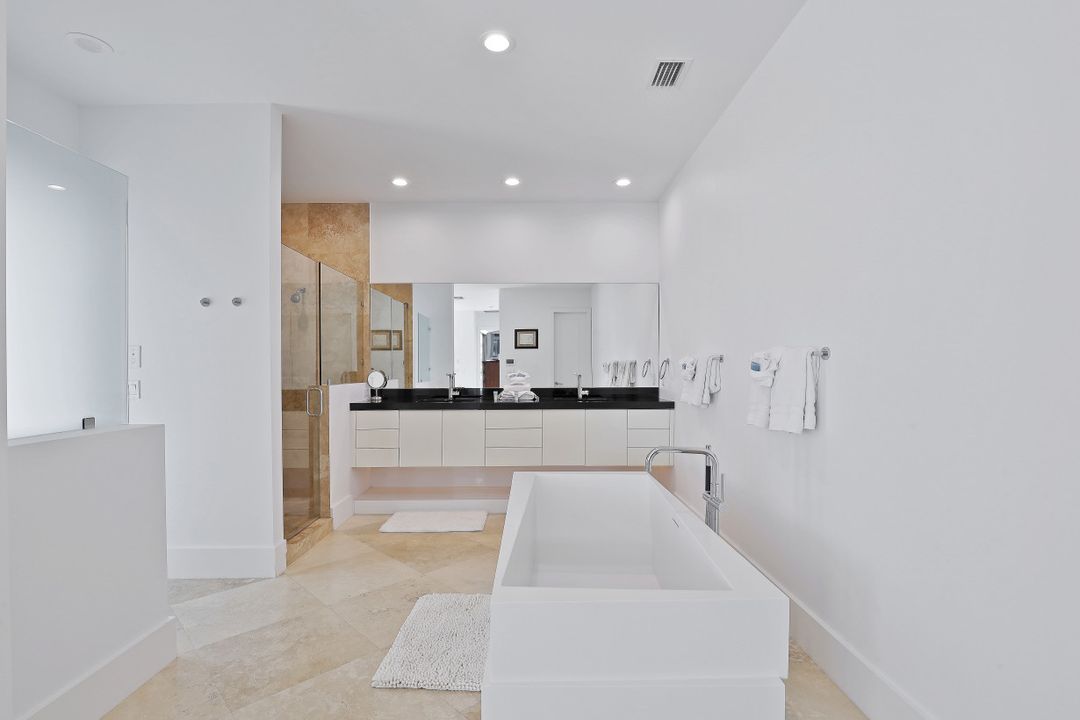 480 Parkhouse Ct, Marco Island, FL 34145