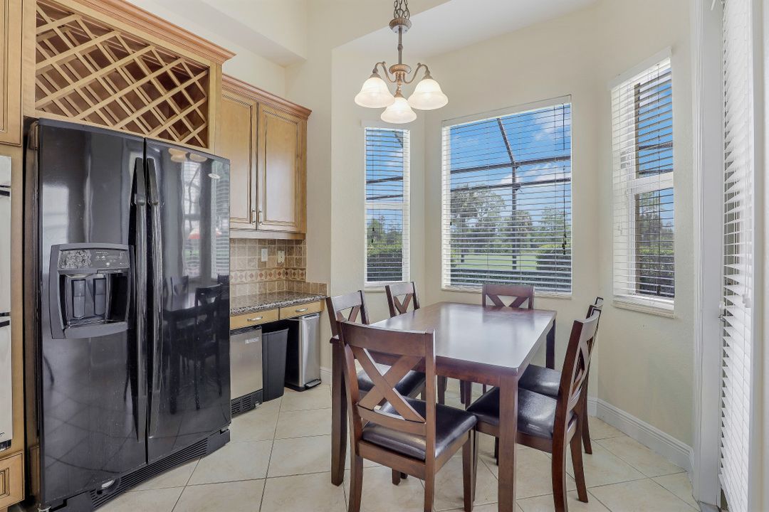 1717 Birdie Dr, Naples, FL 34120
