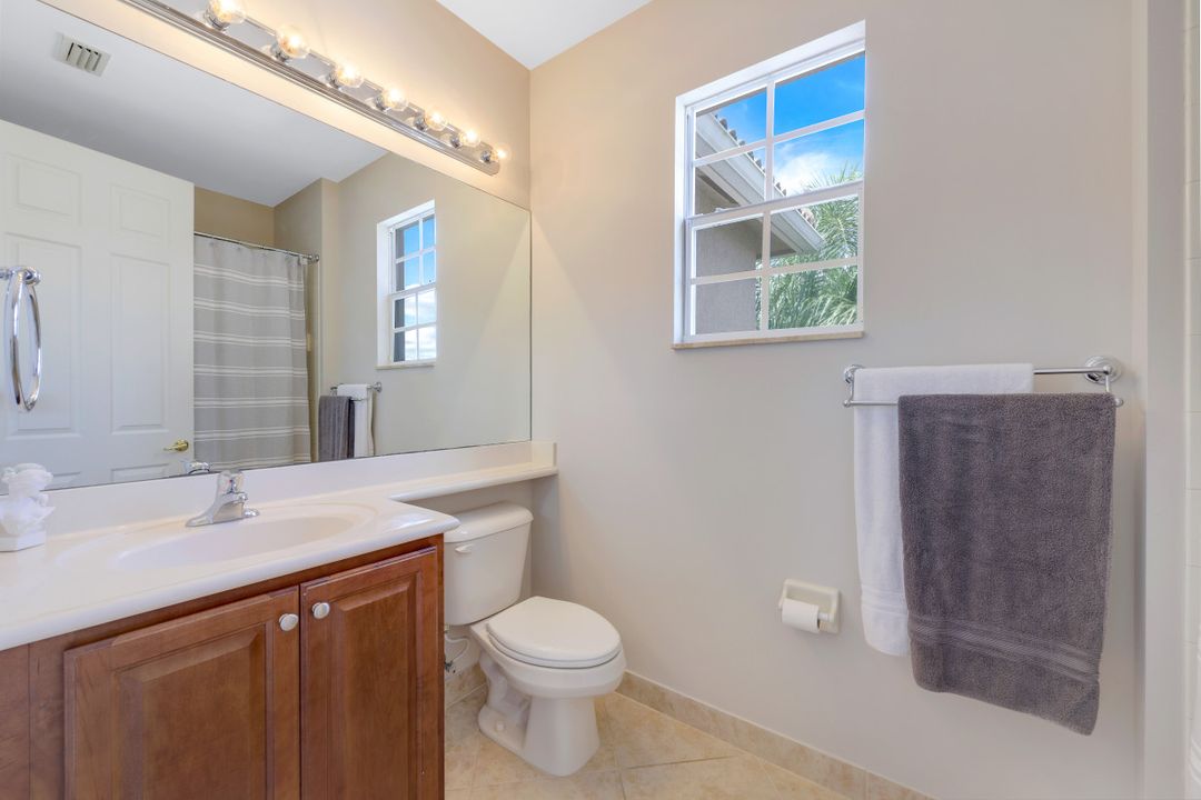 11137 Sparkleberry Dr, Fort Myers, FL 33913