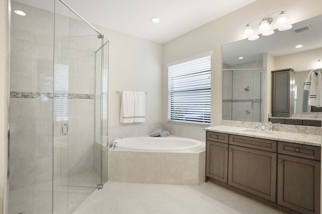 12774 Dundee Ln, Naples, FL 34120