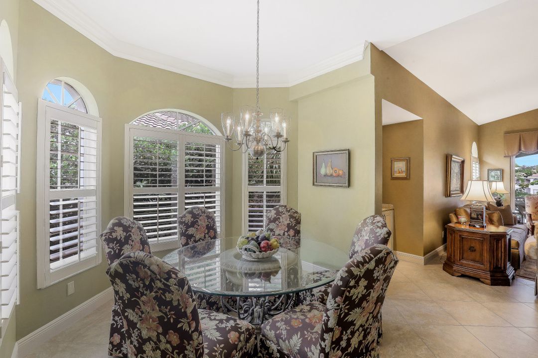 8453 Abbington Cir #821, Naples, FL 34108