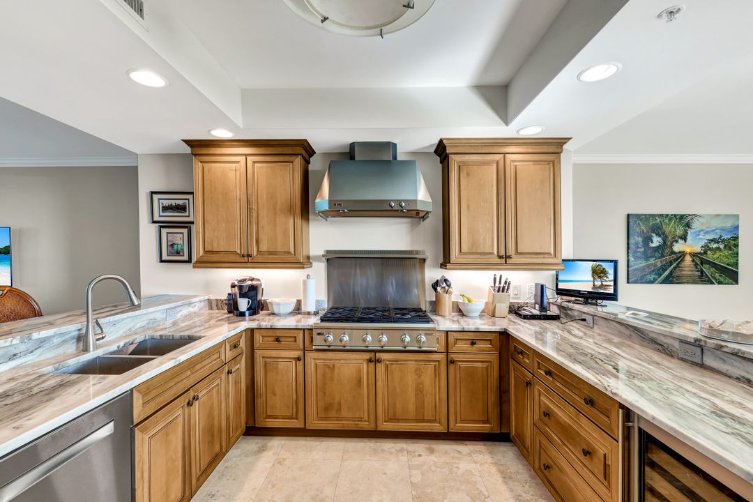 265 Indies Way #1404, Naples, FL 34110