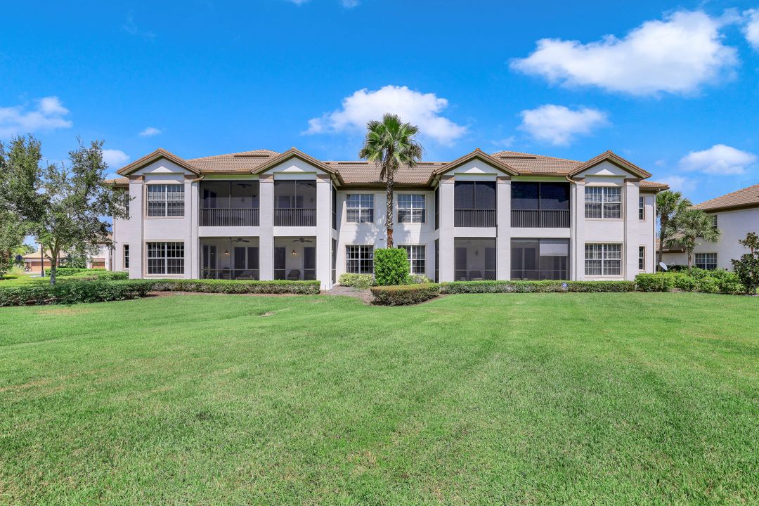 8036 Players Cove Dr #102, Naples, FL 34113