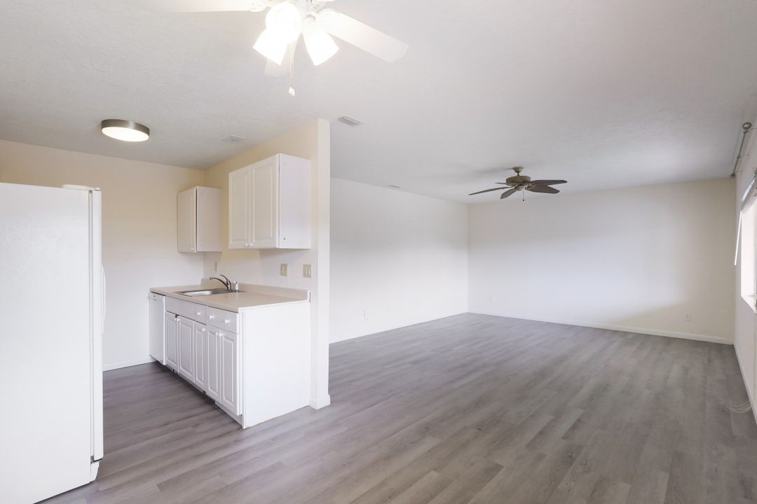 4607 Bayshore Dr #K-6, Naples, FL 34112