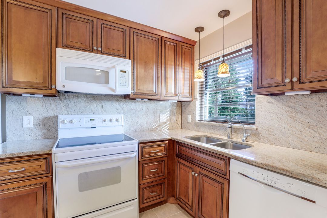 501 Forest Lakes Blvd #205, Naples, FL 34105