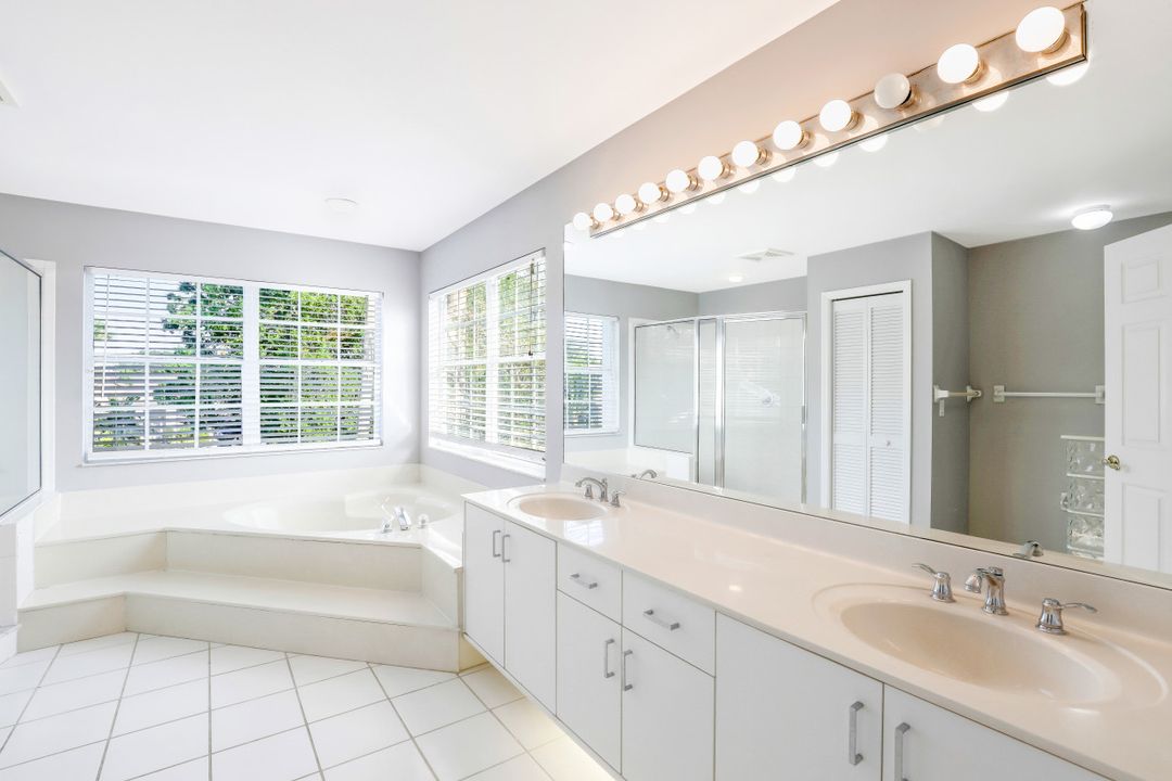 12530 Eagle Pointe Cir, Fort Myers, FL 33913