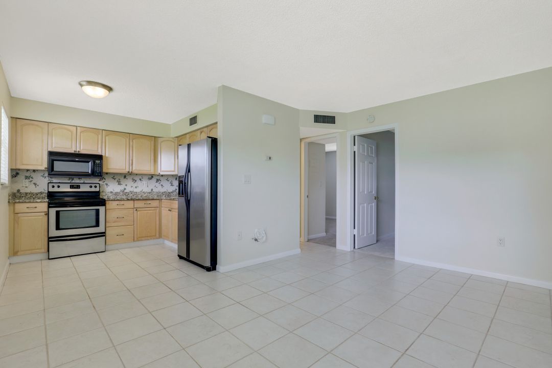 3325 Airport-Pulling Rd N #L-3 , Naples, FL 34105