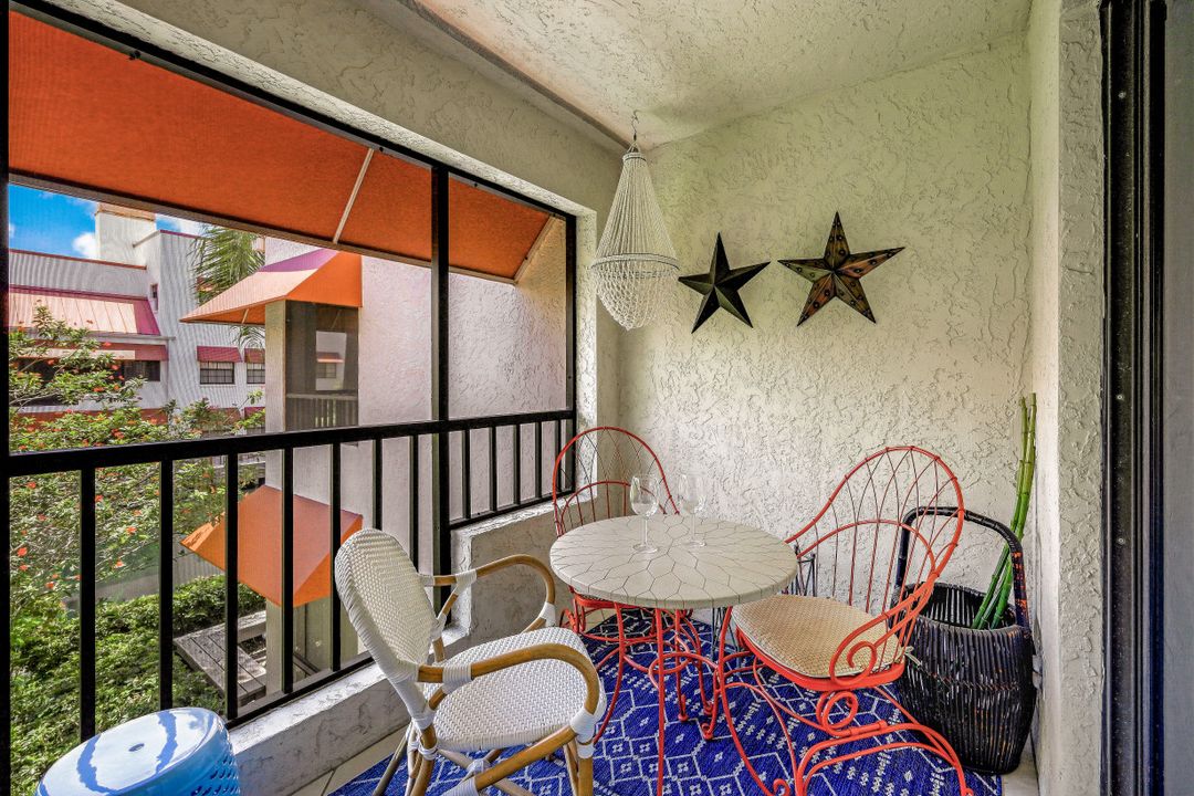 523 Serendipity Dr #523, Naples, FL 34108