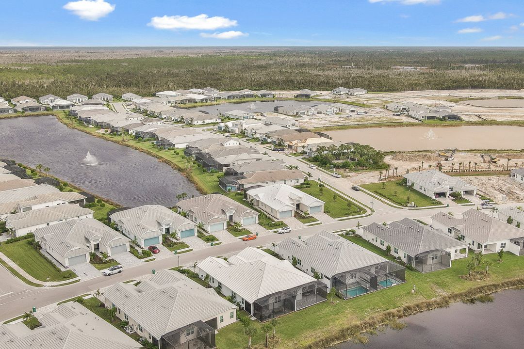 8967 St Lucia Dr, Naples, FL 34114