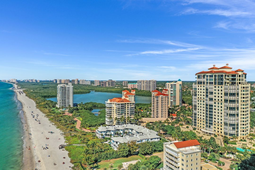 81 Seagate Dr #2001, Naples, FL 34103