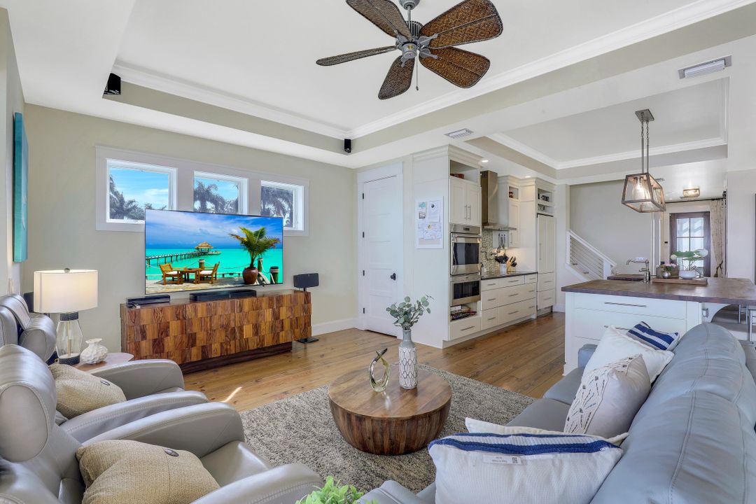 4559 E Riverside Dr, Fort Myers, FL 33905