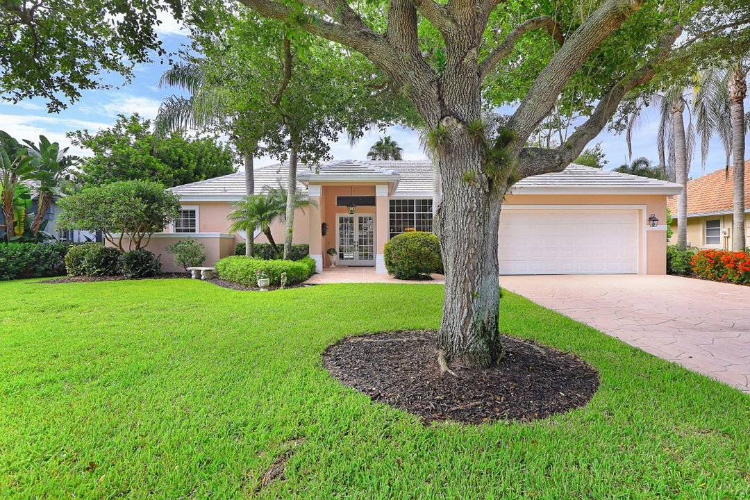 5910 Sonoma Ct, Naples, FL 34119