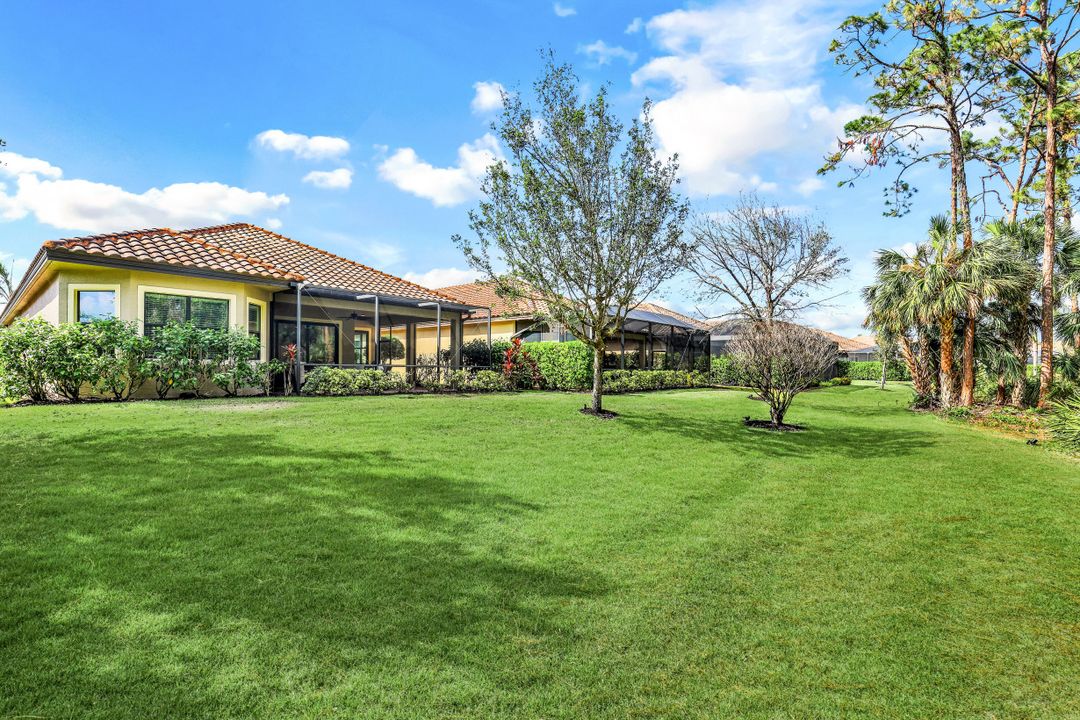 9345 Isla Bella Cir, Bonita Springs, FL 34135