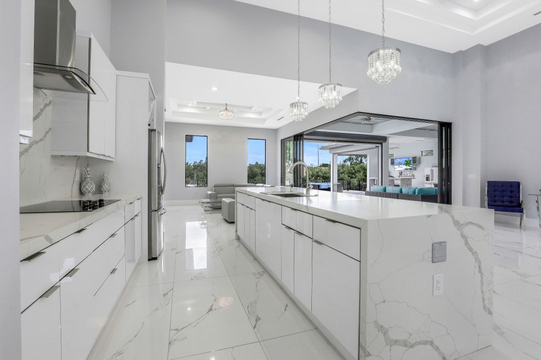 1903 Everest Pkwy, Cape Coral, FL 33904