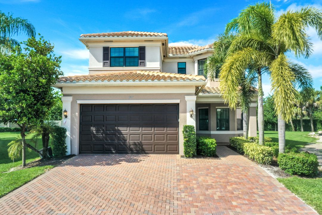 4167 Crescent Ct, Naples, FL 34119