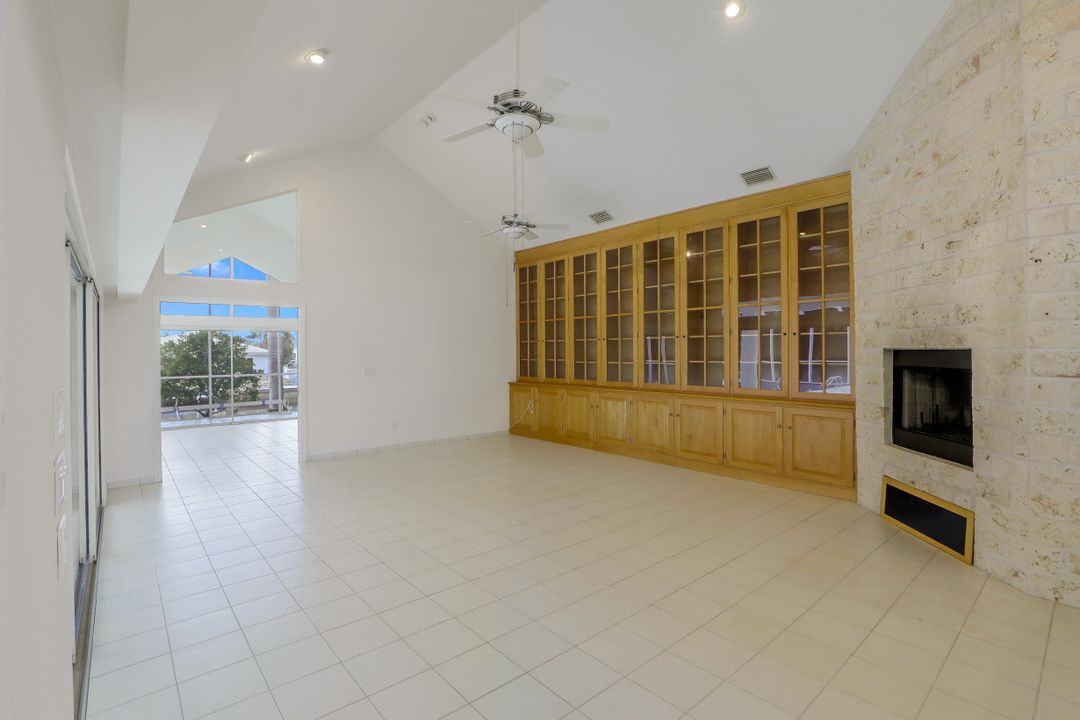 5364 Darby Ct, Cape Coral, FL 33904