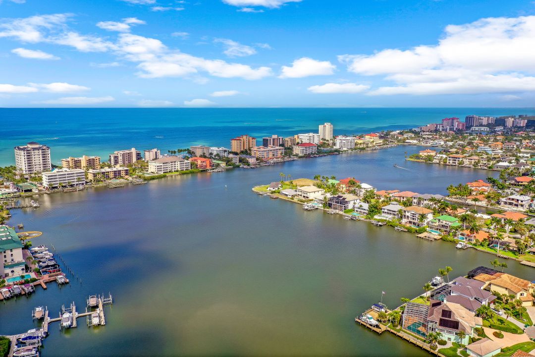 541 92nd Ave N, Naples, FL 34108