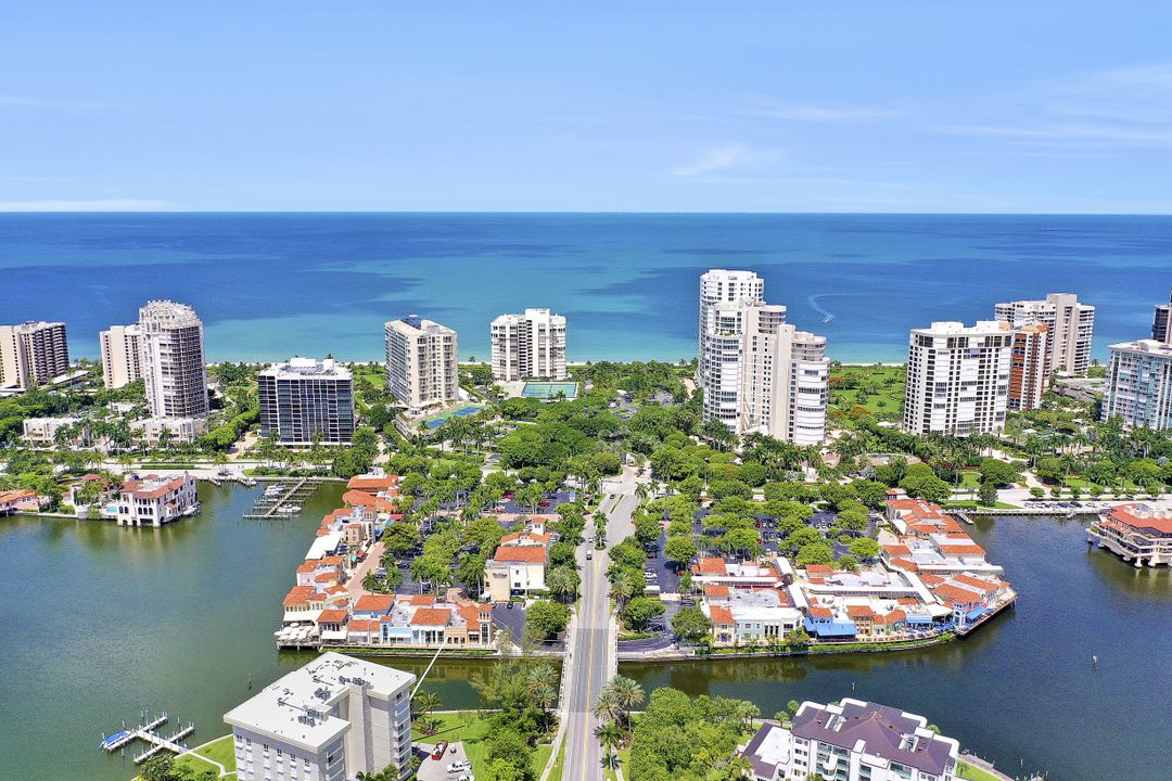 3888 Crayton Rd, Naples, FL 34103