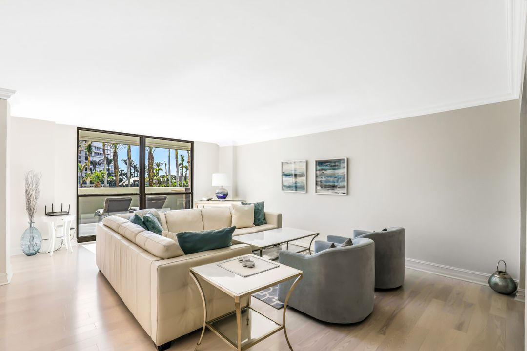 4401 Gulf Shore Blvd N #D-207, Naples, FL 34103