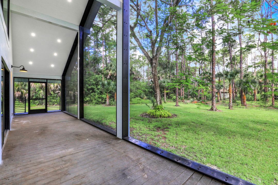 5019 Hawthorn Woods Way, Naples, FL 34116