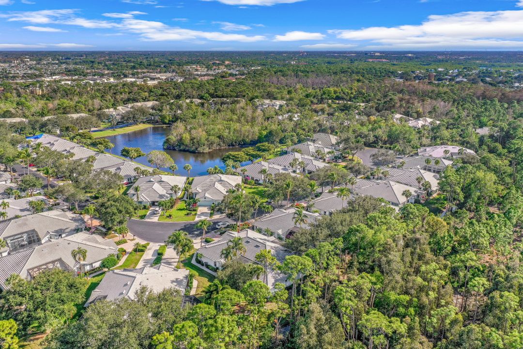 693 Mainsail Pl, Naples, FL 34110