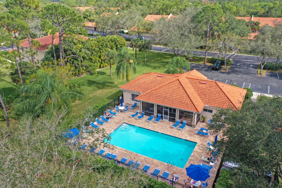 357 Robin Hood Cir #202, Naples, FL 34104
