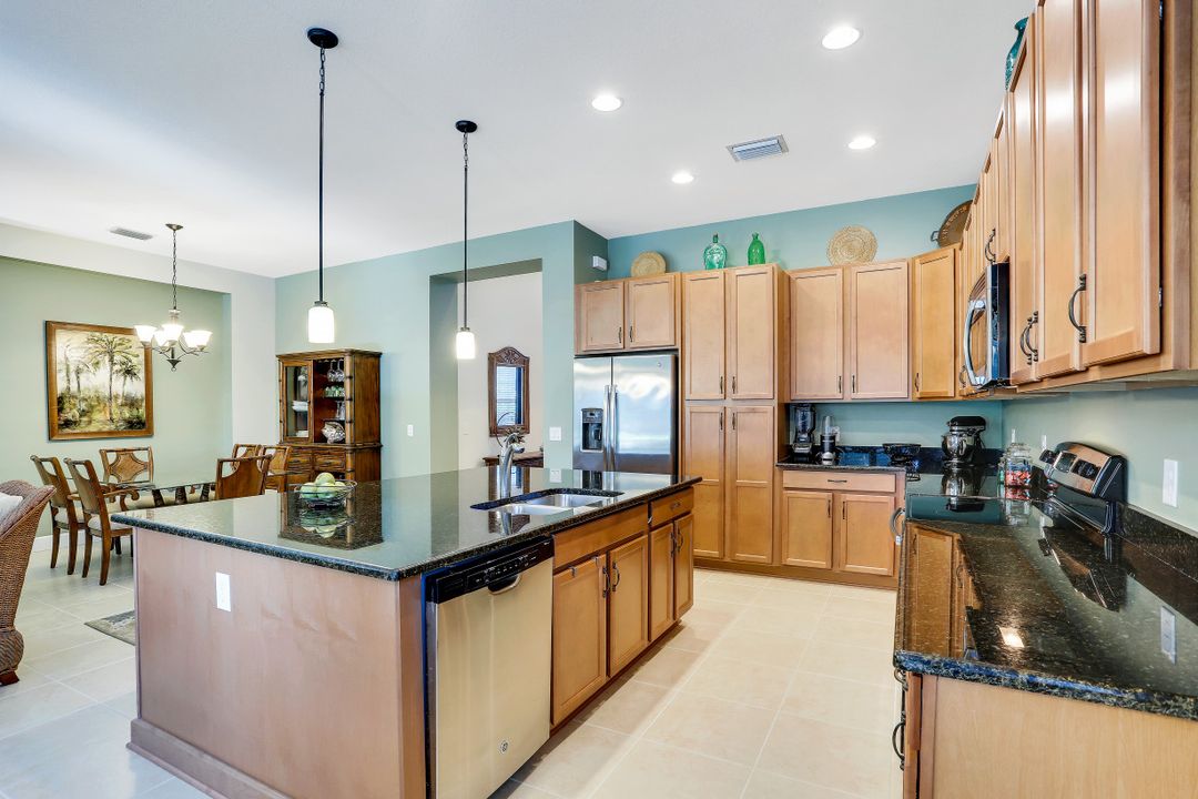 9037 Isla Bella Cir, Bonita Springs, FL 34135