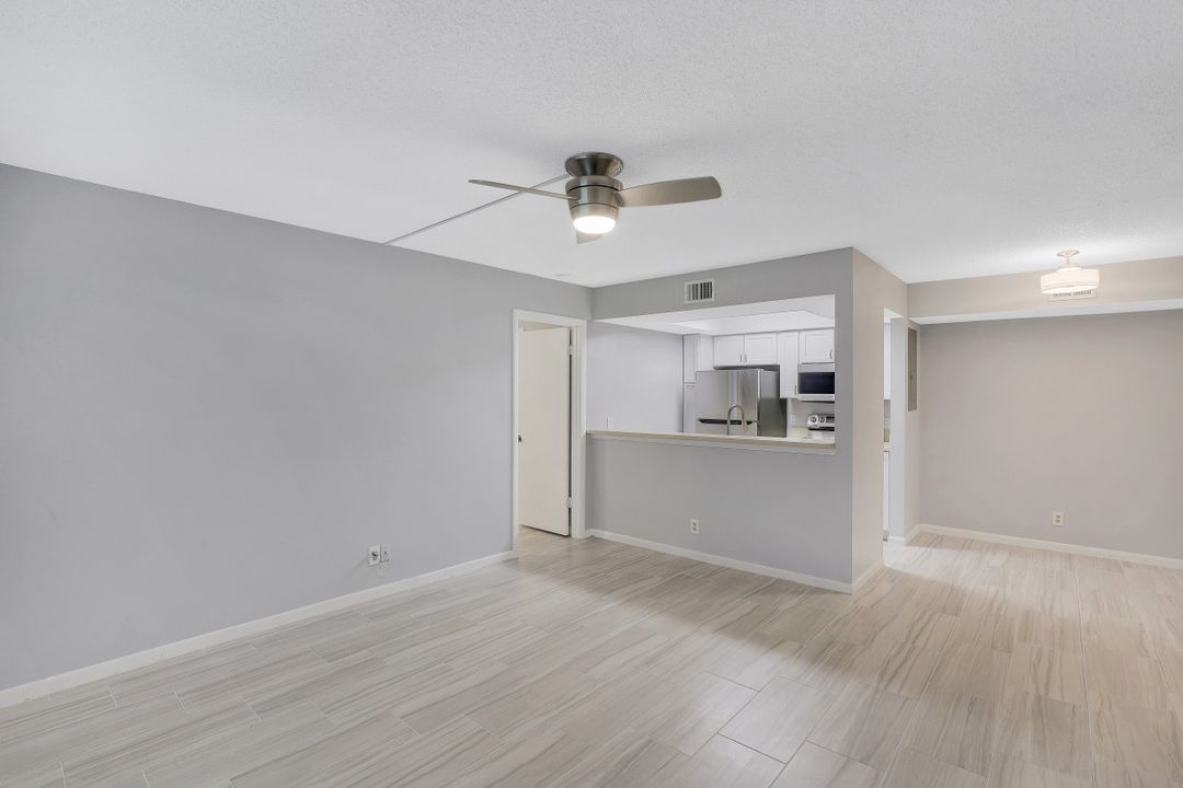 4275 27th Ct SW #104, Naples, FL 34116