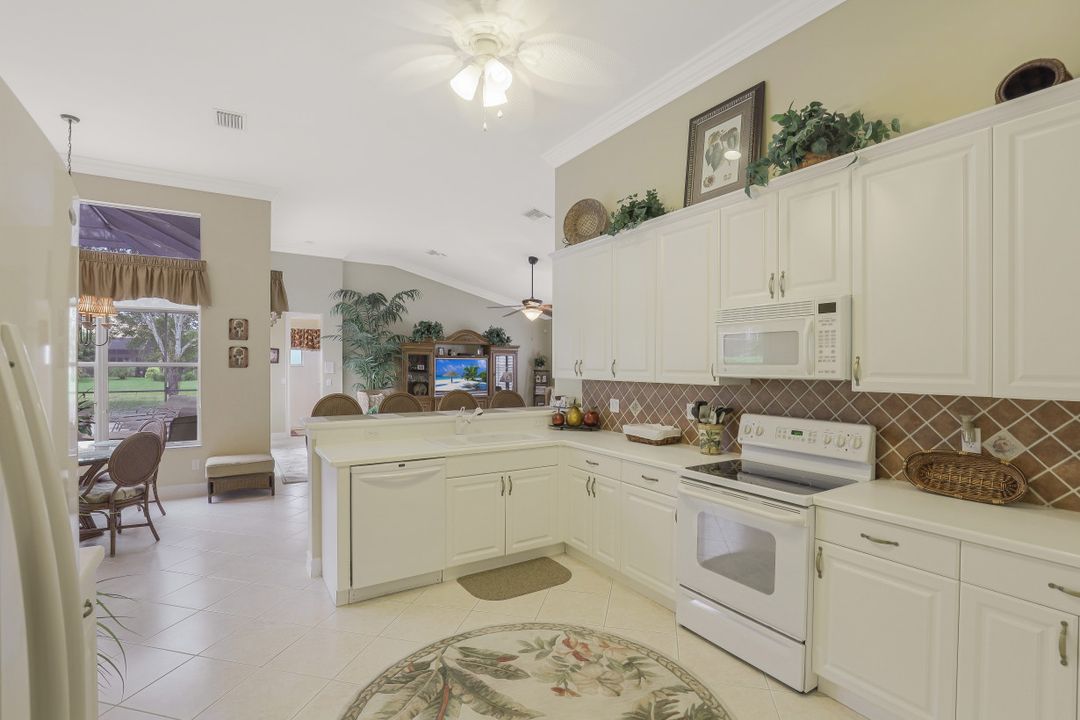 1818 Senegal Date Dr, Naples, FL 34119