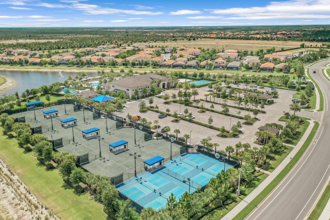 4477 Caldera Cir, Naples, FL 34119