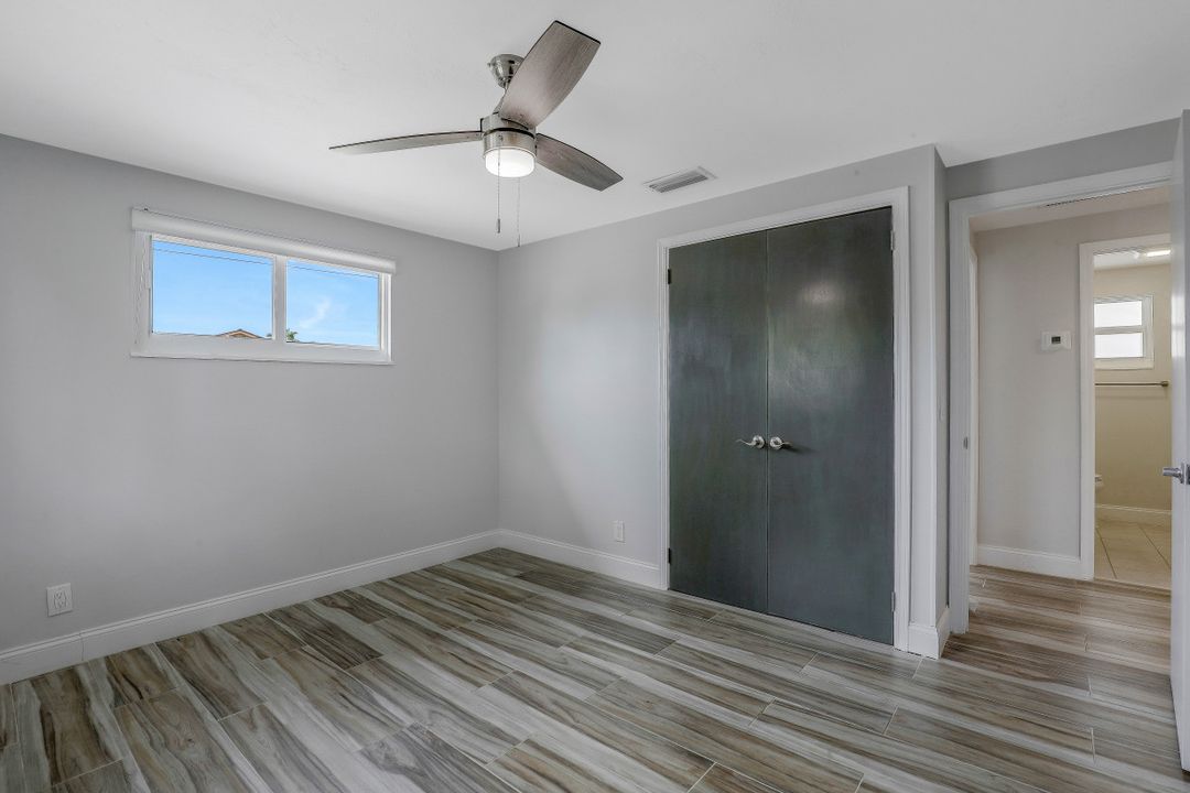 549 94th Ave N, Naples, FL 34108