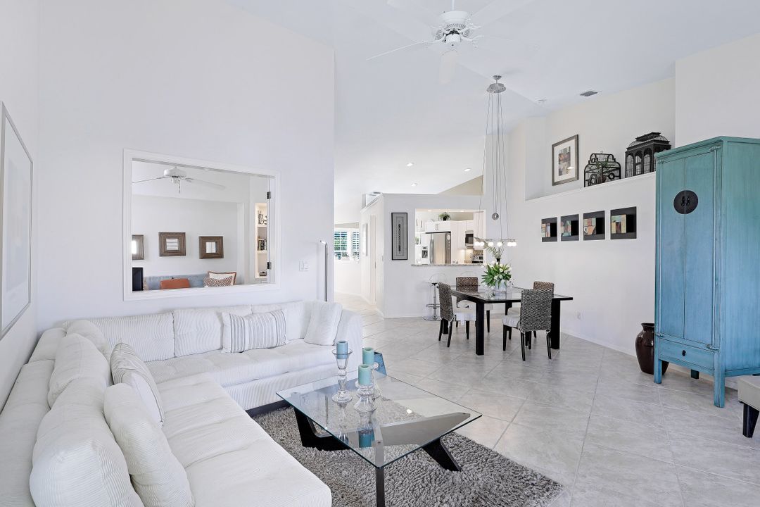 8345 Excalibur Cir #M-12, Naples, FL 34108