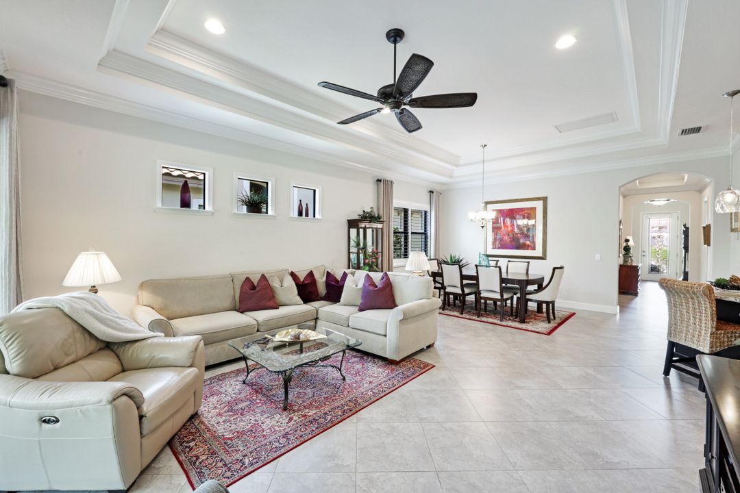 9129 Isla Bella Cir, Bonita Springs, FL 34135