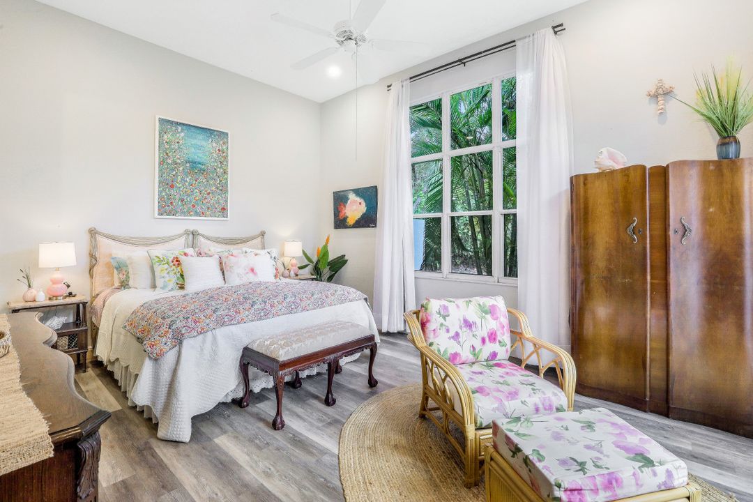 8591 Peppertree Way, Naples, FL 34114