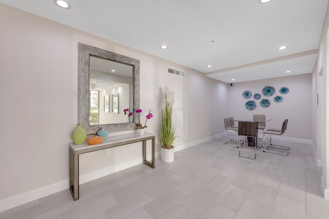 10482 Gulf Shore Dr #231, Naples, FL 34108