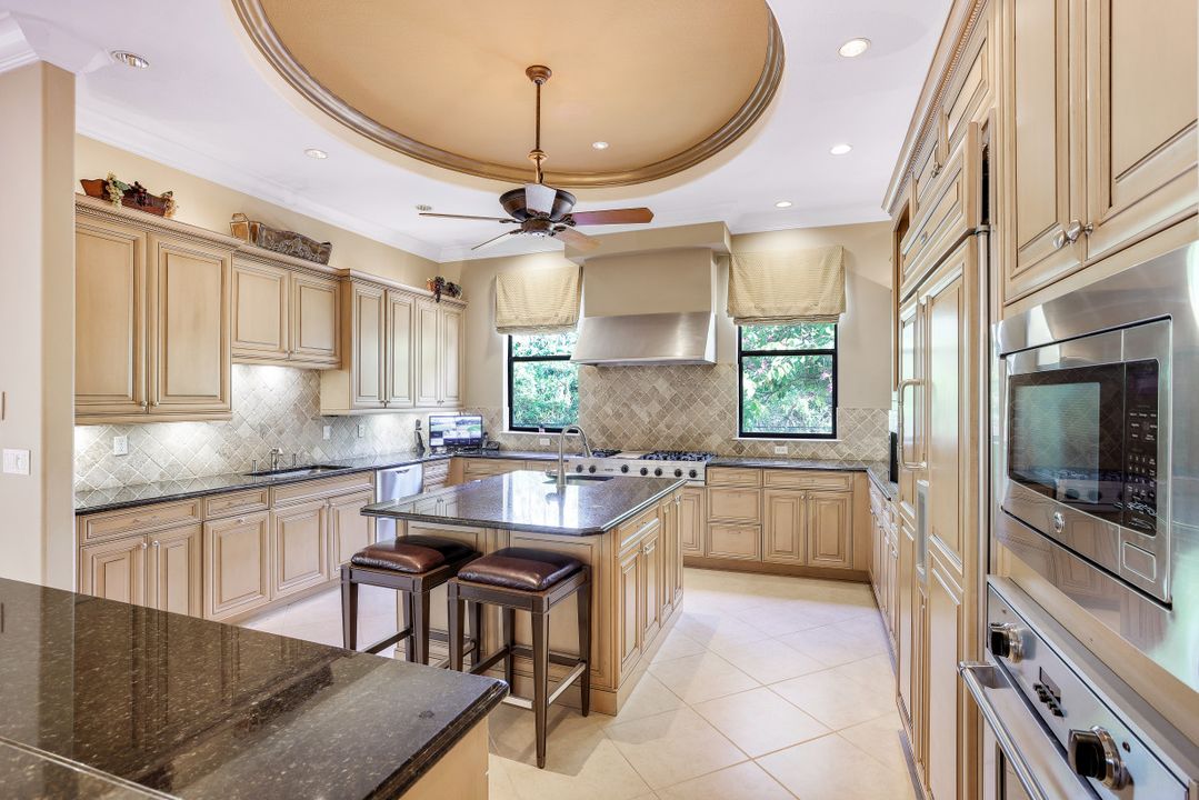 3645 7th Ave NW, Naples, FL 34120