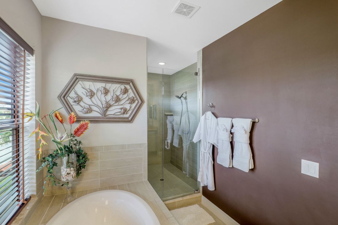 1300 Kendari Terrace, Naples, FL 34113