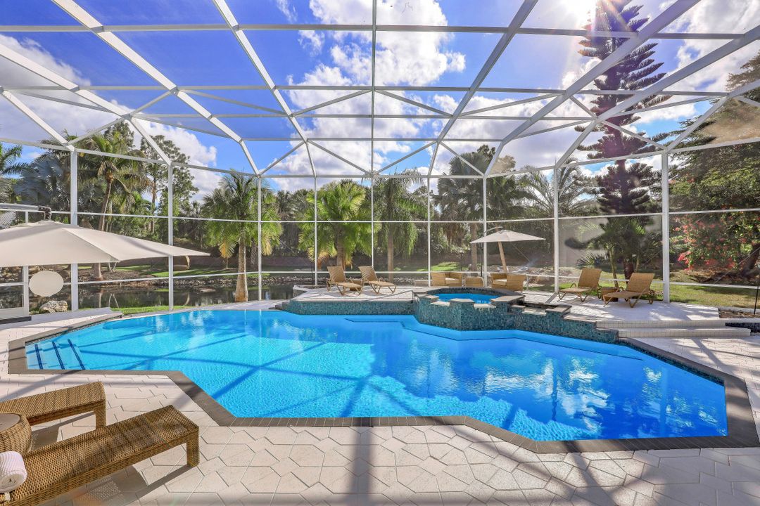 6262 Standing Oaks Ln, Naples, FL 34119