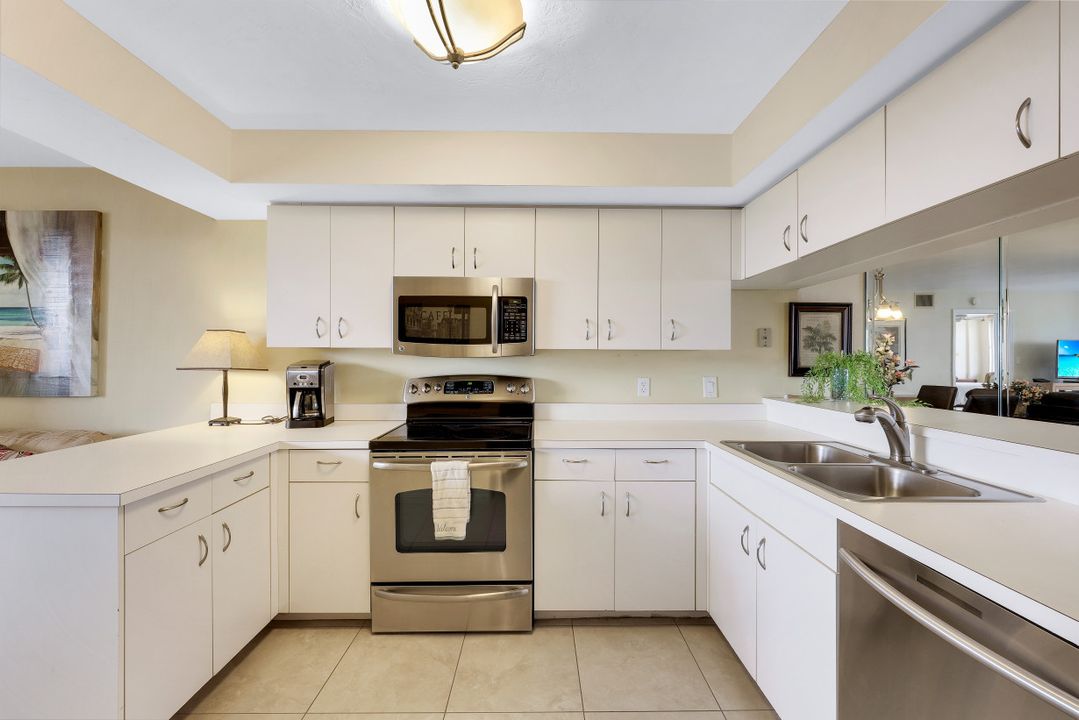 11118 Gulf Shore Dr #A503, Naples, FL 34108