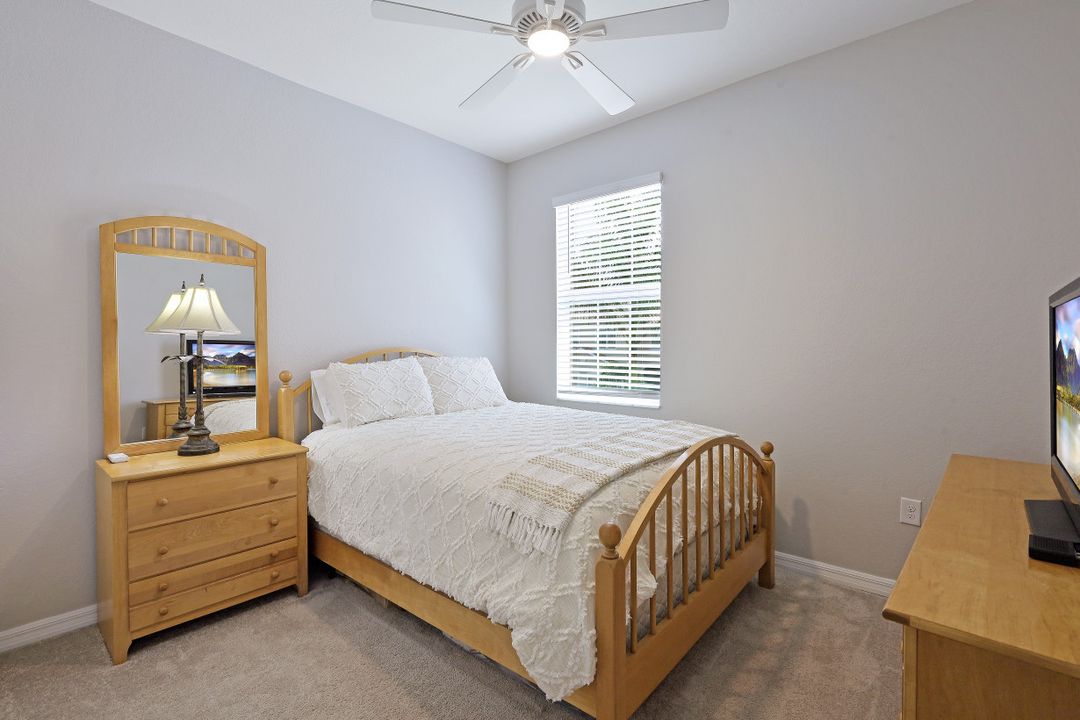 2727 Blossom Wy, Naples, FL 34120