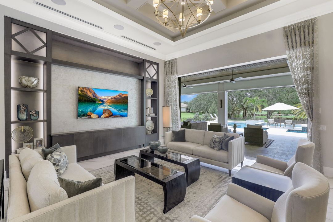 13610 Pondview Cir, Naples, FL 34119