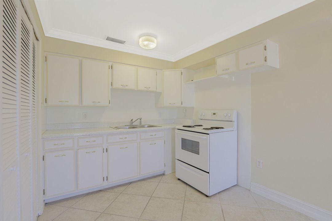 9820 Montana Ct, Bonita Springs, FL 34135