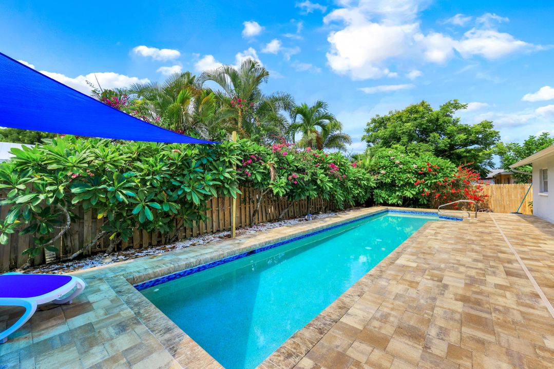 1320 Woodridge Ave, Naples, FL 34103