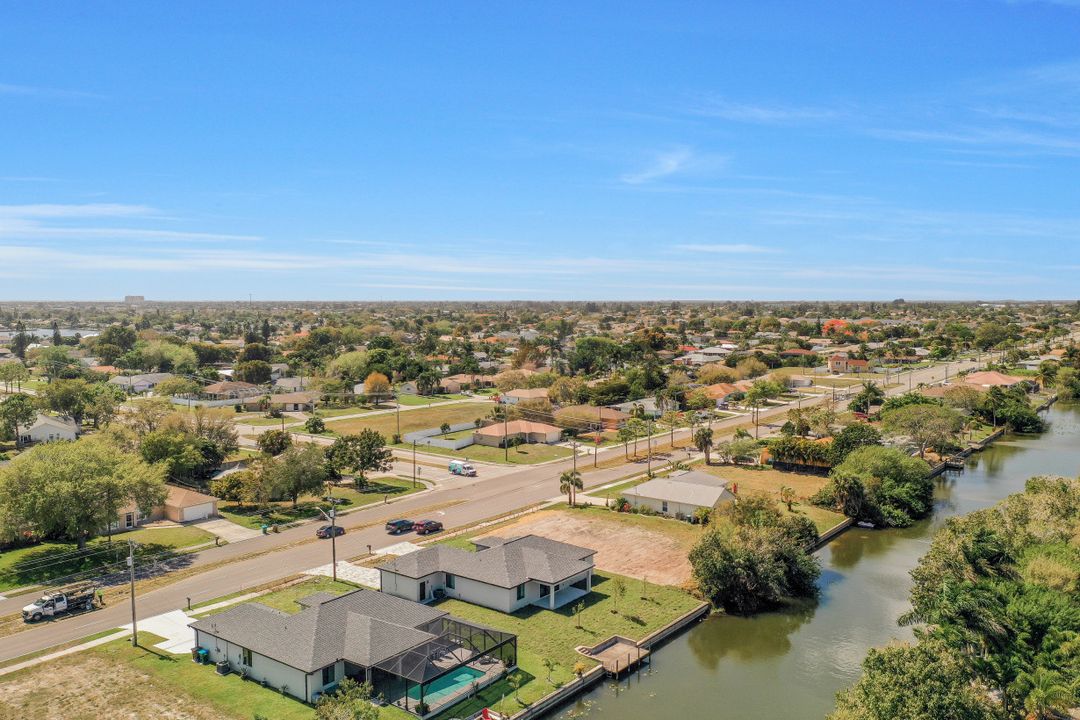 307 Gleason Pkwy, Cape Coral, FL 33914