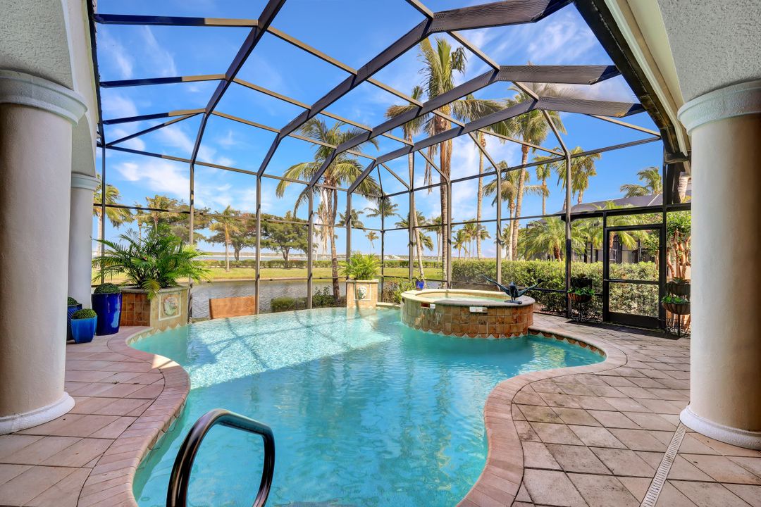 18020 Via Bellamare Ln, Miromar Lakes, FL 33913