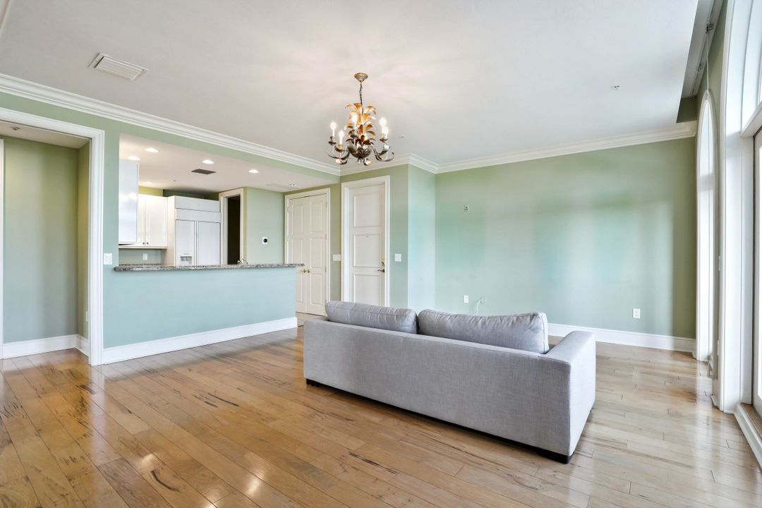 900 5th Ave S #301, Naples, FL 34102