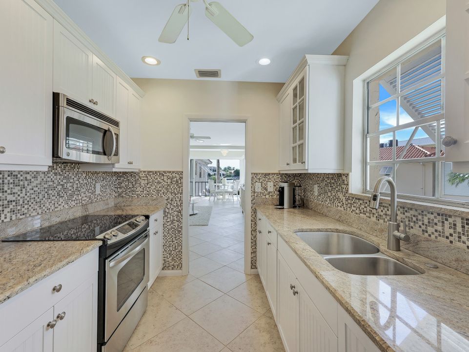 3070 Gulf Shore Blvd N #209, Naples, FL 34103